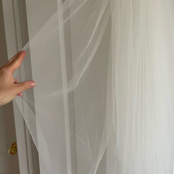 Designer Ivory Fingertip Wedding Veil with Blusher - Picture 3 of 11